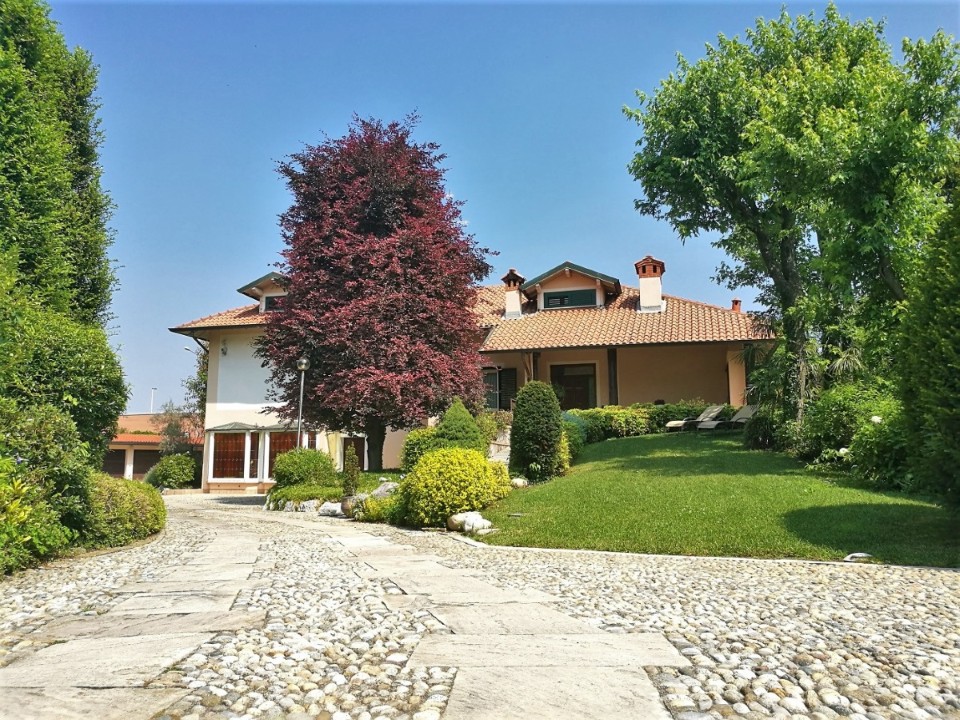 Villa PARABIAGO vendita  Parabiago  Royal Immobiliare